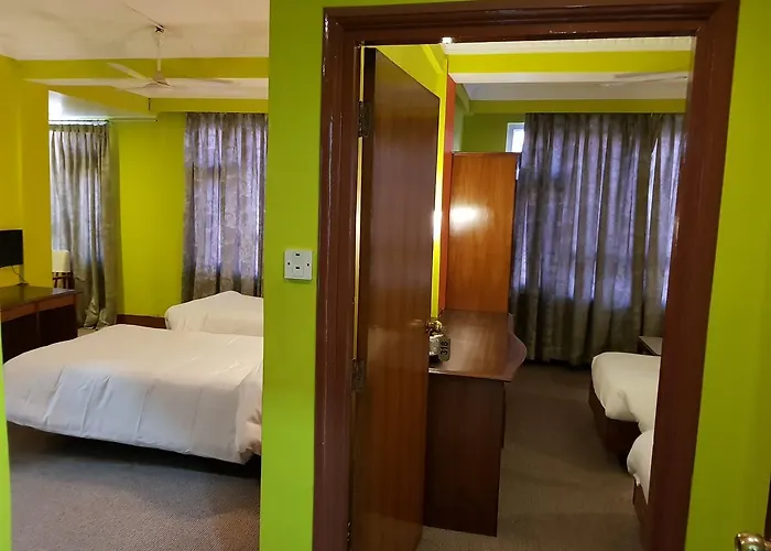 Harati Manor 3*